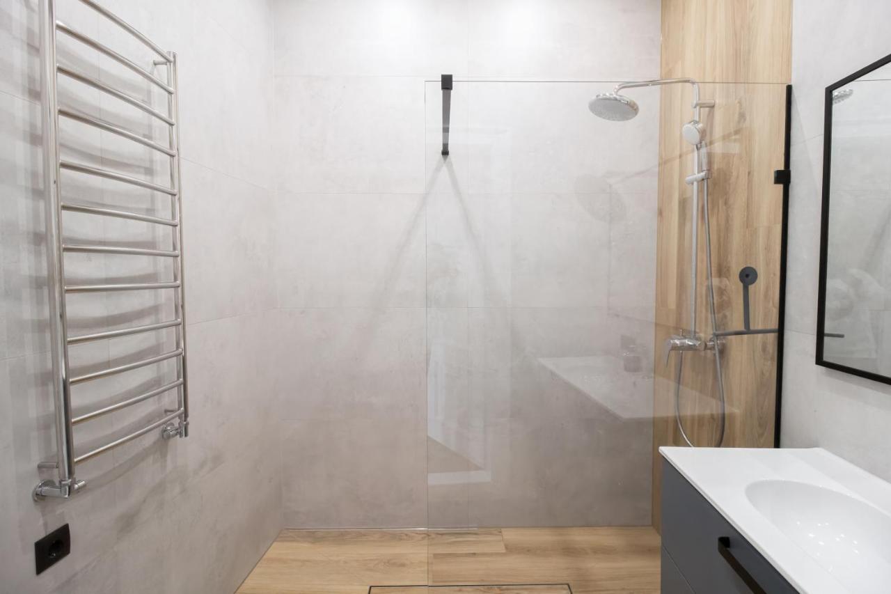 Seveneleven Apartments 체르니우치 외부 사진