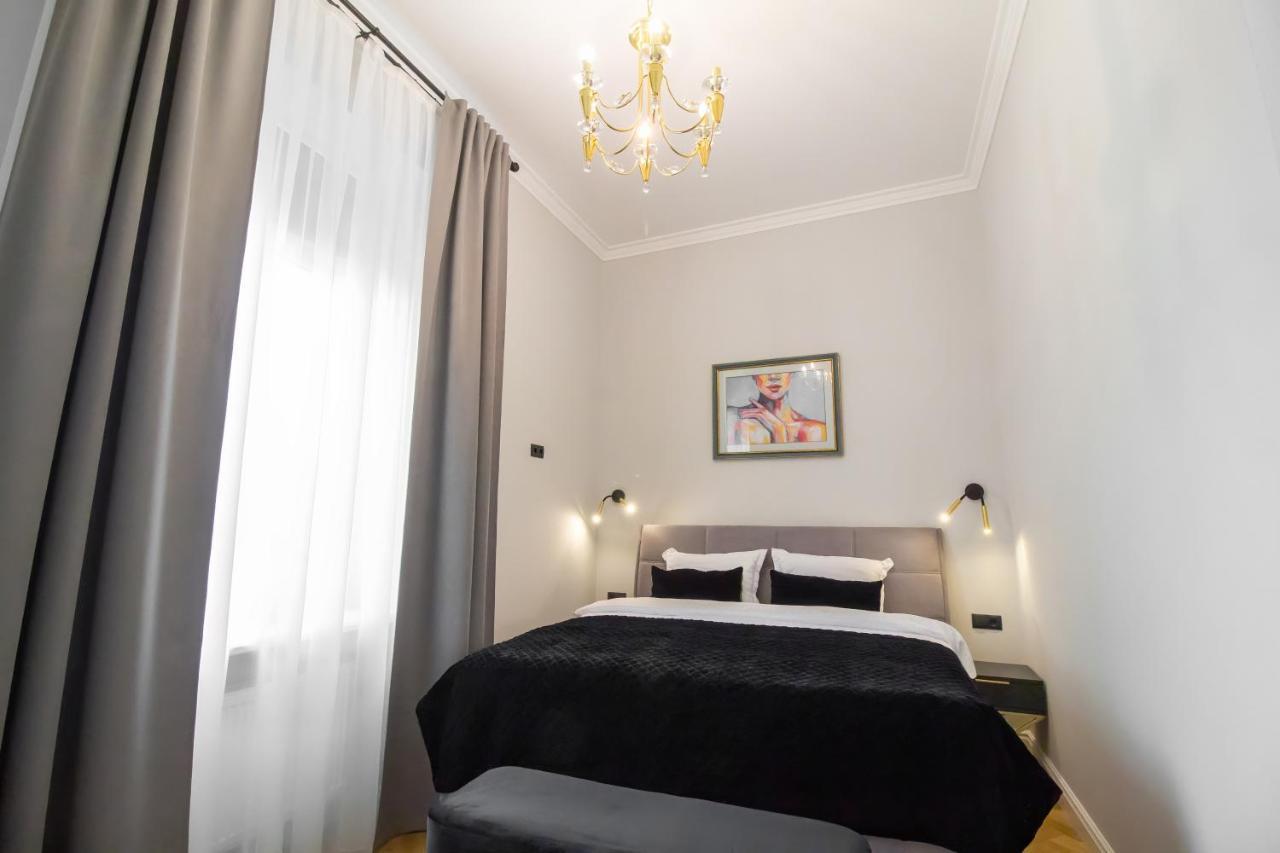 Seveneleven Apartments 체르니우치 외부 사진