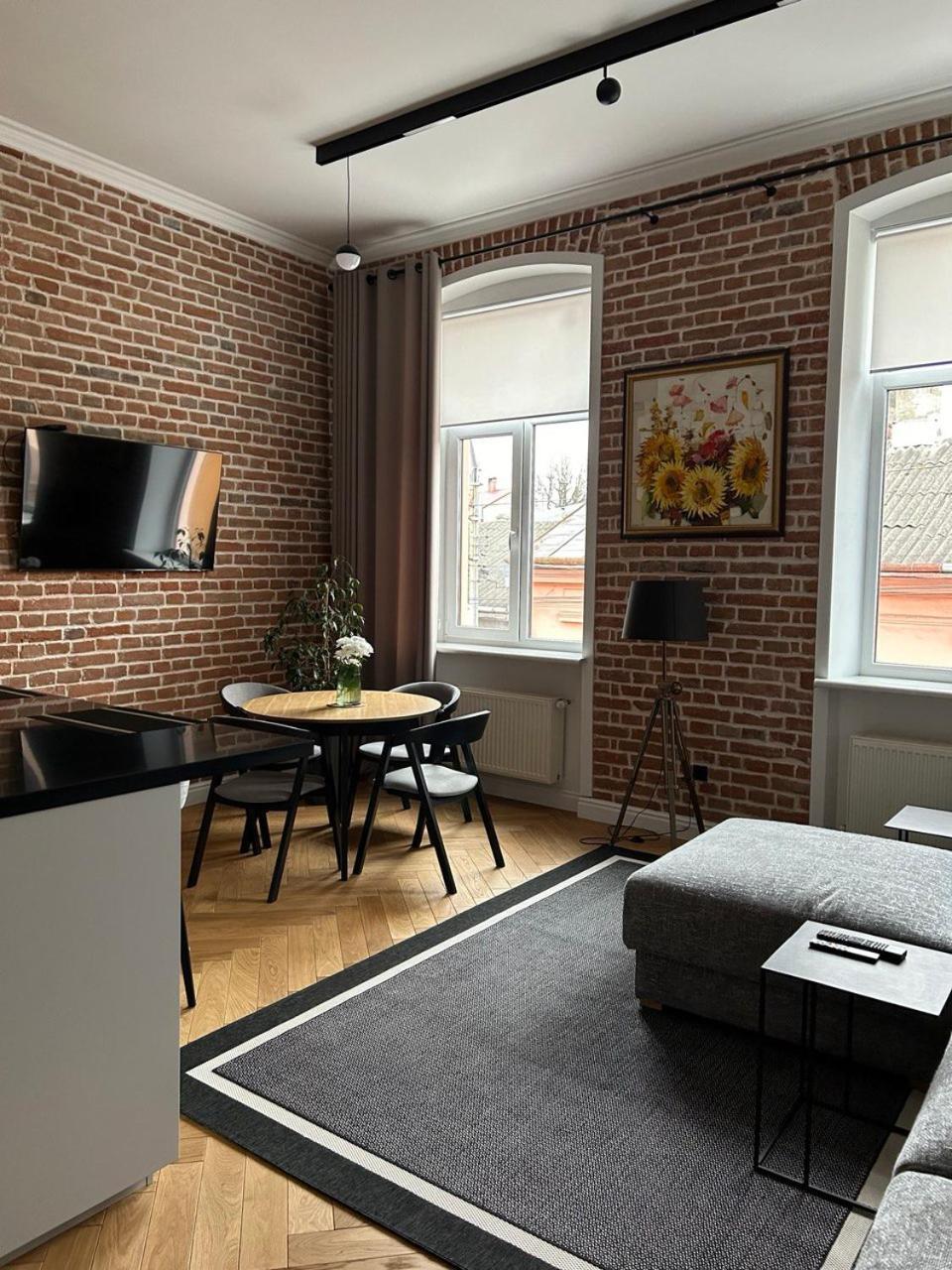 Seveneleven Apartments 체르니우치 외부 사진
