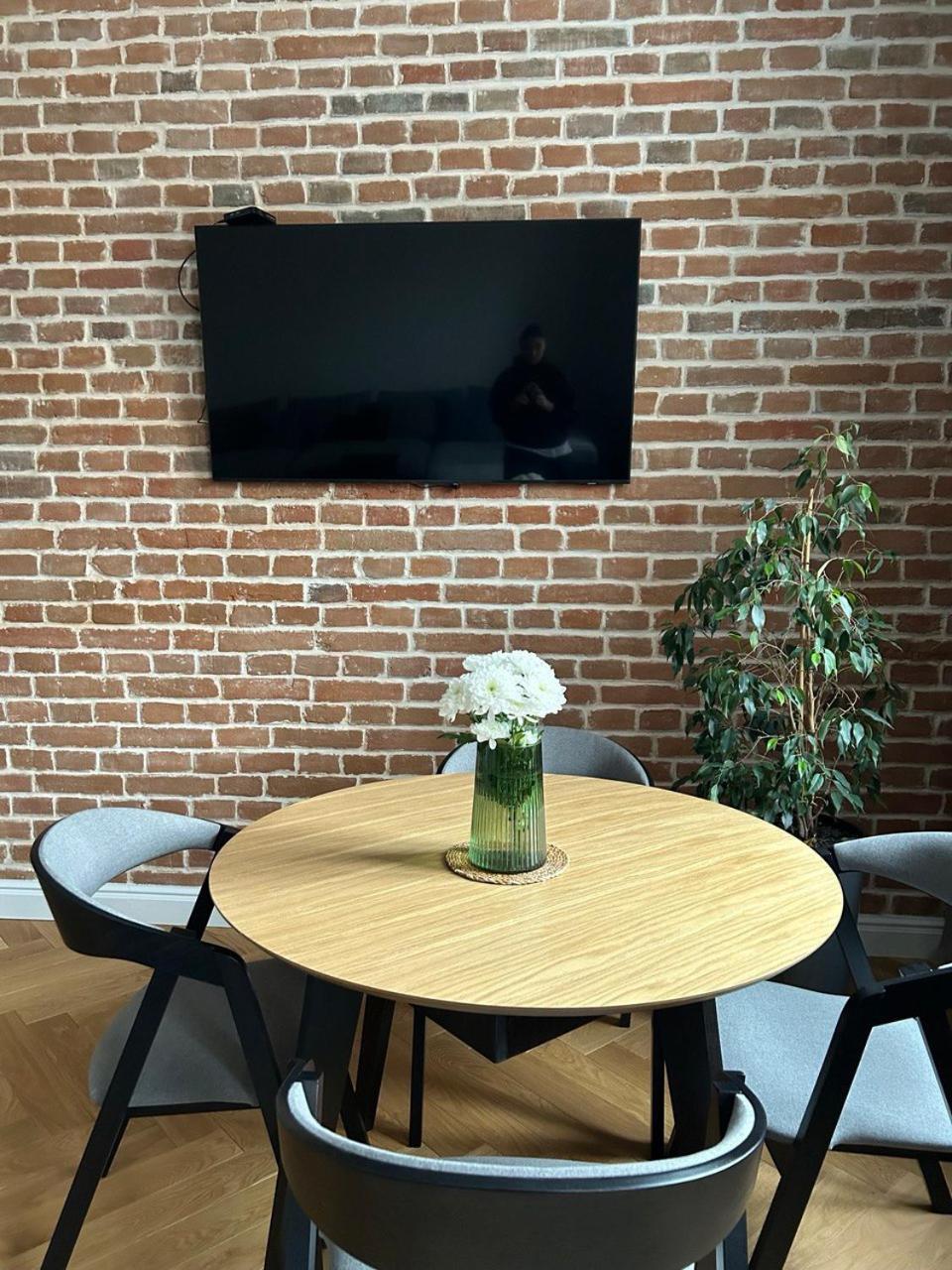 Seveneleven Apartments 체르니우치 외부 사진