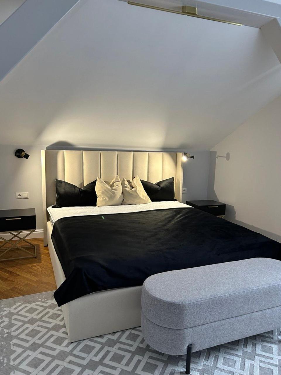 Seveneleven Apartments 체르니우치 외부 사진